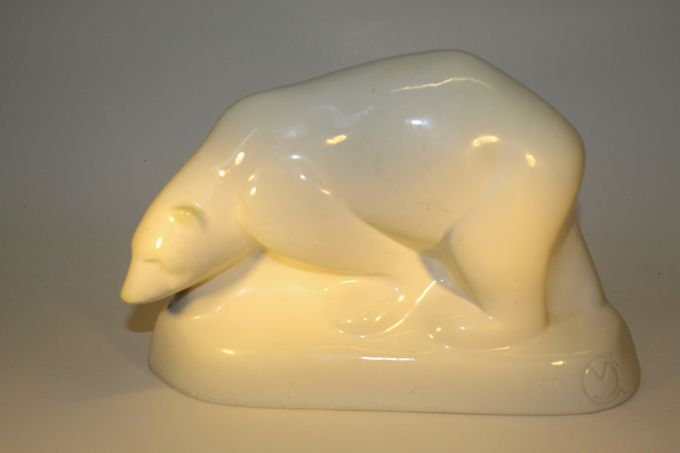 RAM Arnhem vormstuk van ijsbeer (verkochtsold)
